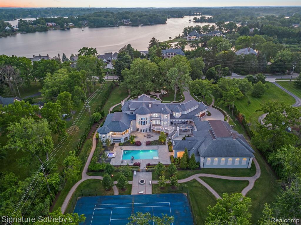 Click here to see property details