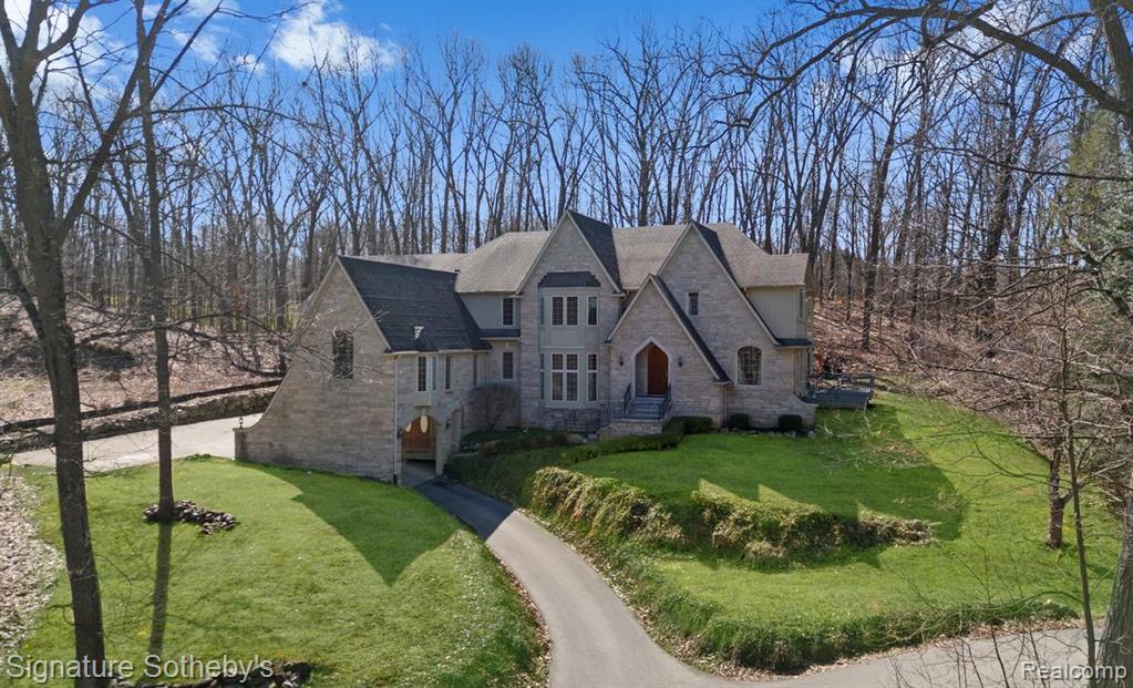 Click here to see property details