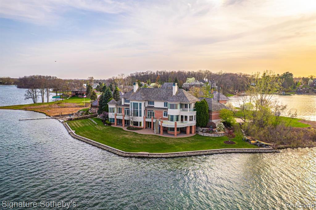 Click here to see property details