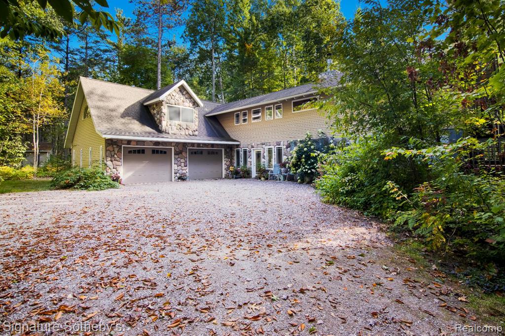 Click here to see property details