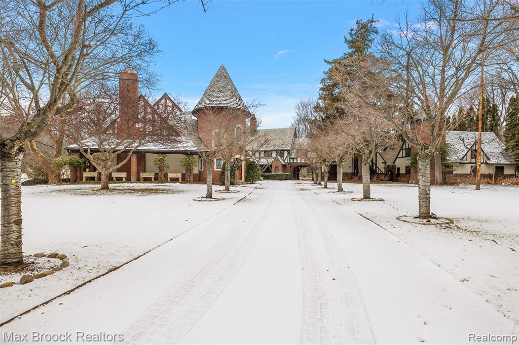 Click here to see property details