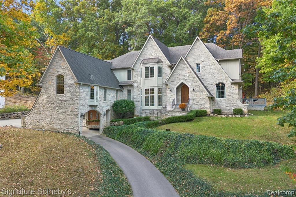 Click here to see property details