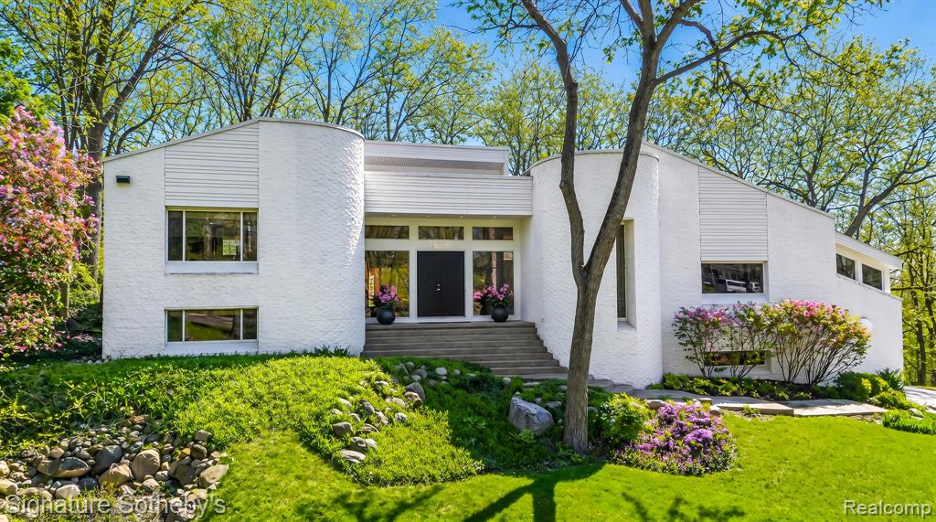 Click here to see property details